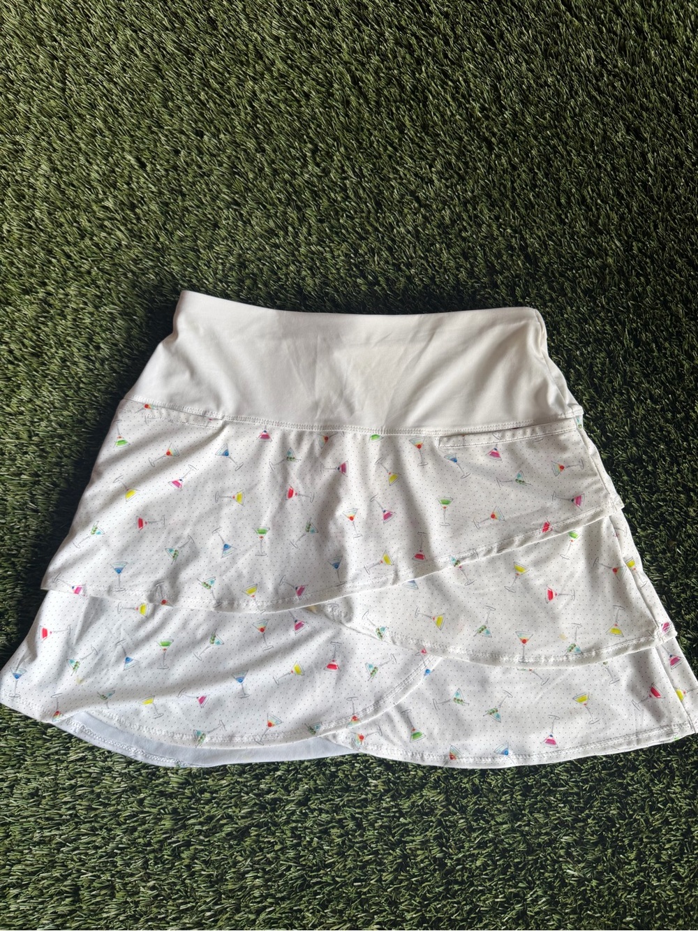 Lucky in Love White Martini Print Tiered Tennis Golf Skort | Size Small